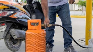 El gobierno dispone rebajas en los precios de dos combustibles 5