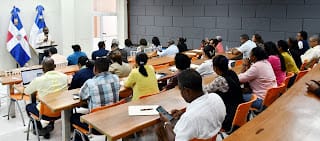 UASD Recinto Barahona Realiza encuentro de Socialización del Nuevo Reglamento General de Postgrado 14 UASD Recinto Barahona Realiza encuentro de Socialización del Nuevo Reglamento General de Postgrado