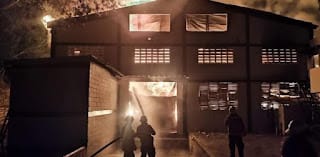Incendio destruye fábrica textil en Santiago en "La Otra Banda" 5