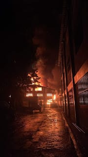 Incendio destruye fábrica textil en Santiago en "La Otra Banda" 7 Incendio destruye fábrica textil en Santiago en "La Otra Banda"