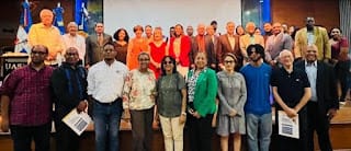 Vicedecana Maribel Lorenzo y Director Leopoldo Artiles Gil en el Congreso de Sociología UASD Vicedecana Maribel Lorenzo y Director Leopoldo Artiles Gil en el Congreso de Sociología UASD