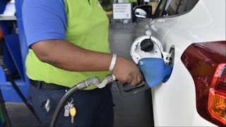 Precios de cuatro combustibles bajarán hasta RD$13.80 por galón 5