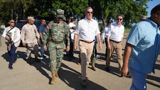 Abinader Supervisa Rehabilitación del Canal La Vigía y Apoya a Comerciantes 5