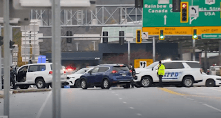 El FBI investiga la explosión, con dos muertos, de un coche en un paso fronterizo entre EEUU y Canadá 7 El FBI investiga la explosión, con dos muertos, de un coche en un paso fronterizo entre EEUU y Canadá