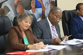 UASD y UPRRP: Acuerdo Estratégico para Colaboración Académica 14 UASD y UPRRP: Acuerdo Estratégico para Colaboración Académica