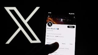 Musk promete suspender de X a "cualquiera que defienda el genocidio de cualquier grupo" 7 Musk promete suspender de X a "cualquiera que defienda el genocidio de cualquier grupo"
