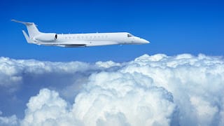 El 1 % más rico genera las mismas emisiones de carbono que el 66 % más pobre, según un informe