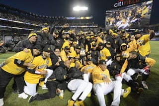 Águilas se coronan campeones en serie Titanes del Caribe con barrida sobre Licey 7 Águilas se coronan campeones en serie Titanes del Caribe con barrida sobre Licey