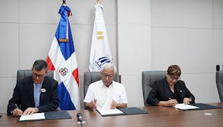 Ministerio de Educación firma acuerdo para habilitar unidades terapéuticas para niños con discapacidad