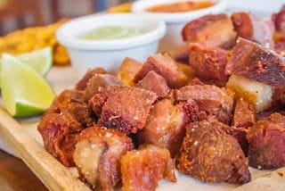 Determinan que el chicharrón de cerdo es más saludable que la espinaca, zanahoria y coliflor