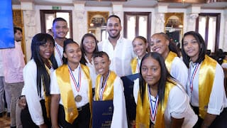 Ministerio de la Juventud otorgará becas a 150 estudiantes reconocidos con la "Excelencia Académica" por su gran desempeño 7 Ministerio de la Juventud otorgará becas a 150 estudiantes reconocidos con la "Excelencia Académica" por su gran desempeño