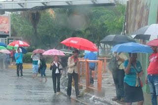 Débil vaguada provocará lluvias este domingo 5
