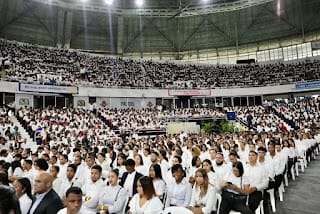 Investidura Histórica: 16,000 Alumnos Bilingües para Competitividad 2023