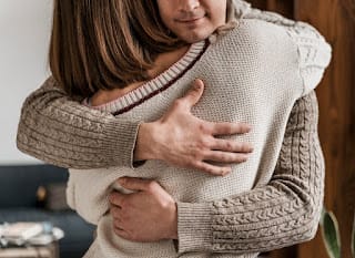 Aseguran los abrazos benefician sistema inmunitario y mejoran la salud física y mental de las personas 5