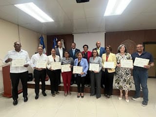 Ciencias de la Educación UASD entrega certificados a maestros optarán como investigadores internos y externos