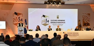 El presidente JCE llama a votar con civismo y en paz, al dejar iniciadas las votaciones 5