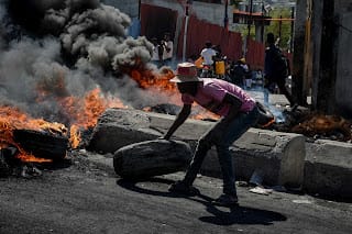 Al menos un muerto durante las protestas violentas en numerosas ciudades de Haití 25 Al menos un muerto durante las protestas violentas en numerosas ciudades de Haití