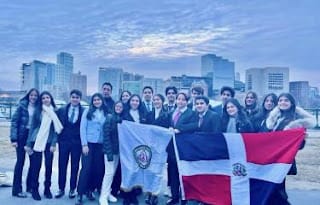 Estudiantes dominicanos ganan primer lugar en competencia de debate en Harvard 5