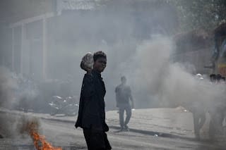 Al menos un muerto durante las protestas violentas en numerosas ciudades de Haití 28 Al menos un muerto durante las protestas violentas en numerosas ciudades de Haití