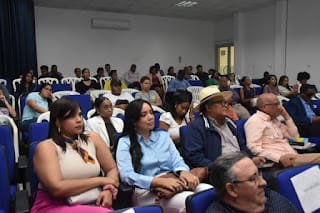Analizan UASD la irrupción de los medios digitales, los influencers y los fake news en el periodismo 7 Analizan UASD la irrupción de los medios digitales, los influencers y los fake news en el periodismo
