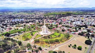 La ciudad de Santiago se expande hacia arriba