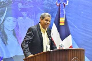 Recinto Santiago lanza promoción de Médicos Internos marzo 2024-2025 Coloca plaquita que los identifica como Médicos Interno de la UASD