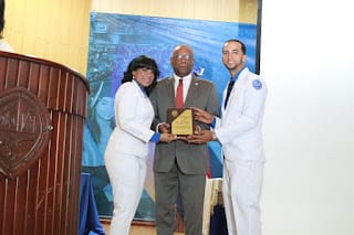 Recinto Santiago lanza promoción de Médicos Internos marzo 2024-2025 Coloca plaquita que los identifica como Médicos Interno de la UASD