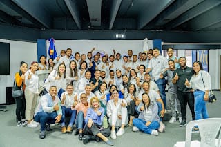 Carolina Mejía juramenta nuevas autoridades jóvenes del PRM en Santiago