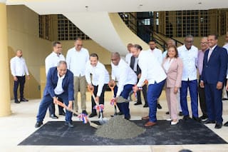 UASD y Banco de Reservas inician trabajos remozamiento Polideportivo Tony Barreiro 5