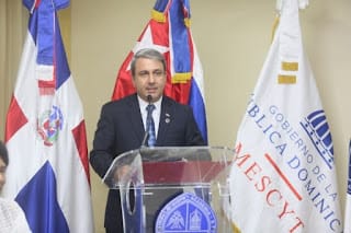 Ministro Educación Superior Cuba dicta conferencia UASD 5