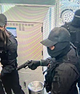 Difunden imágenes de los asaltantes del Banco Popular en el Distrito Nacional 7 Difunden imágenes de los asaltantes del Banco Popular en el Distrito Nacional