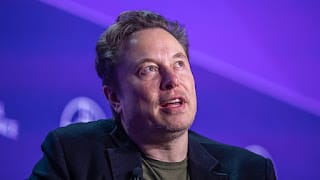 La desconcertante predicción de Musk sobre el uso de los móviles en el futuro