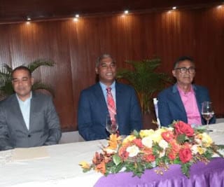 UASD gradúa 369 jóvenes en diferentes cursos de idiomas