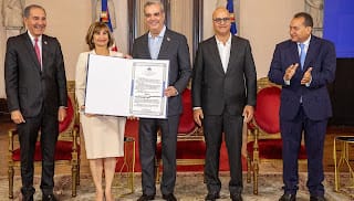 Gobierno otorga certificación de calidad a 49 instituciones de educación superior