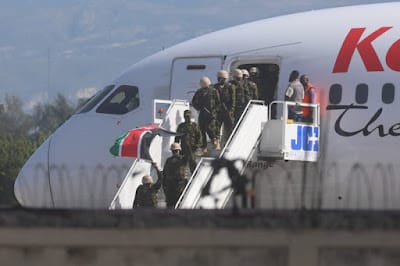 Haití recibe primer contingente de policías kenianos en misión de paz