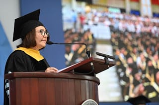 PUCMM celebra la graduación de 849 profesionales; predominan las mujeres con un 68% 5