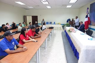 Dr. Oscar Benliza dista conferencia «Prompt Masculinidad Positiva»: Un Éxito en la UASD Santiago