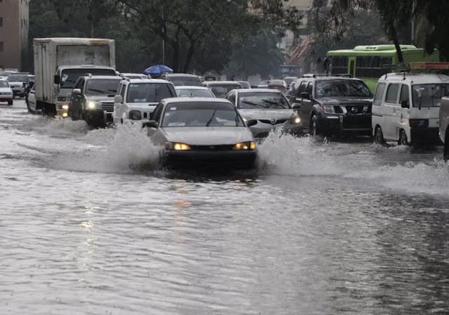 Vaguada y onda tropical provocarán lluvias hasta la tarde de hoy sábado