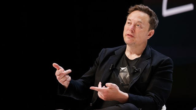 Elon Musk reanuda su demanda contra OpenAI