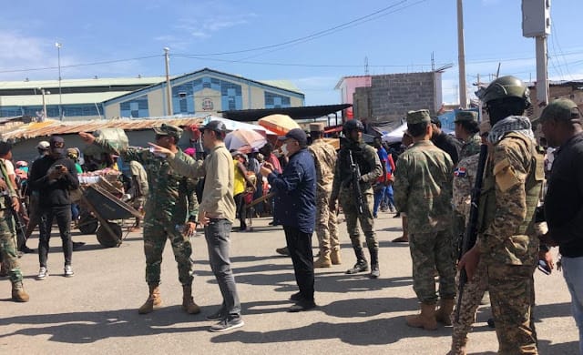 Agregados militares por la República Popular China visitan frontera entre Haití y RD