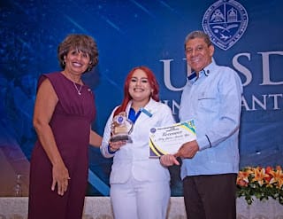 UASD Recinto Santiago Entrega Gafetes a Estudiantes de Bioanálisis: Un Paso Crucial Hacia la Práctica Profesional