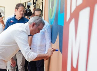Presidente Abinader asegura está convirtiendo la UASD en una verdadera institución nacional