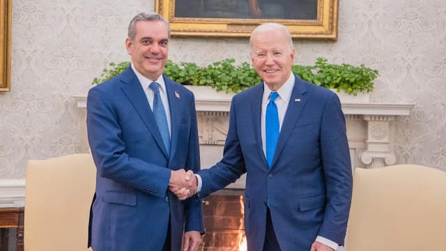 Biden ofrece apoyo a Abinader para un futuro próspero; felicita por segundo mandato