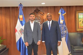 Rector UASD recibe visita del ministro de la Juventud