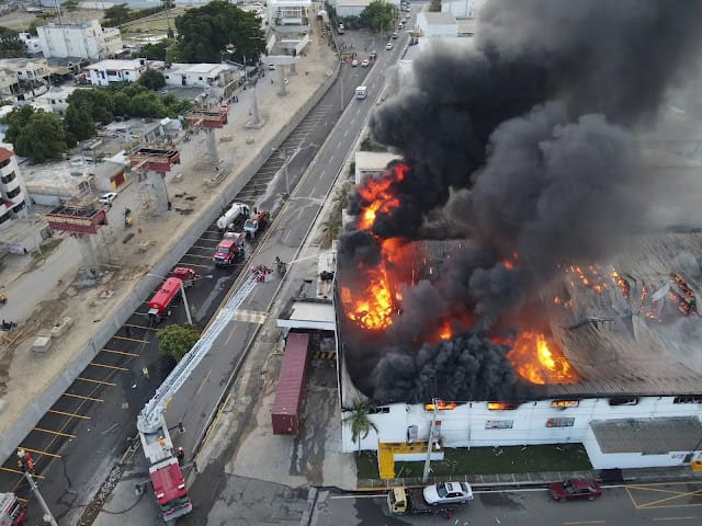 Zona Franca afectada por incendio en Santiago produce productos de fabricación textil