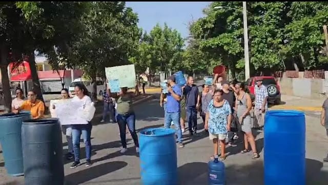 Comunidades de La Vega y Santiago protestan por falta de agua