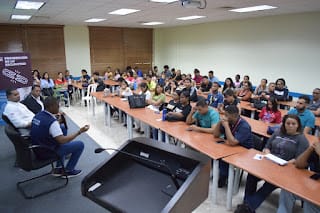 Defensor del Pueblo Promueve Derechos Humanos en Conversatorio con Estudiantes de la UASD Santiago