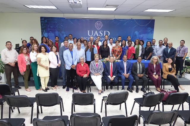 Juramentan comités de calidad institucional para inducción al modelo CAF en la UASD