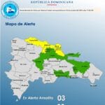 Mapa de alertas meteorológicas en la República Dominicana, mostrando las provincias en alerta amarilla y verde debido a lluvias