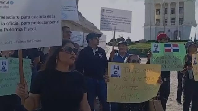 Protesta en Santiago: Reforma fiscal, ¿para quién?